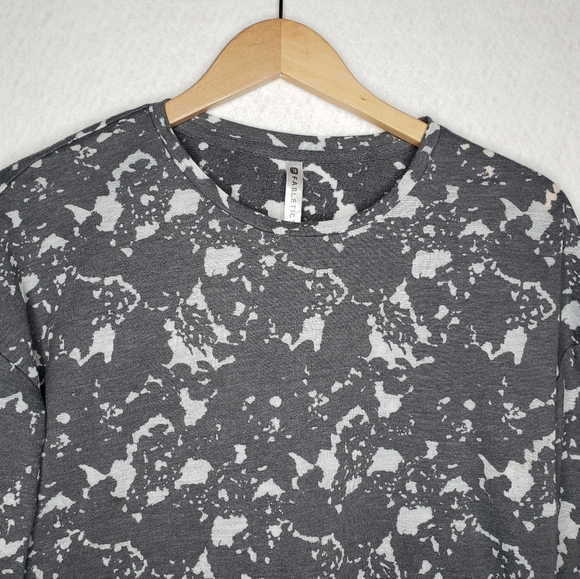 Fabletics Burnout Gray & White Pull Over Long Sleeve Sweatshirt Size S - Picture 3 of 11